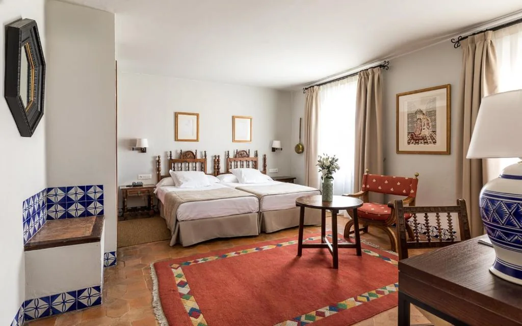 エキストラベッド付きダブルルーム（シングルベッド1台または2台、3名用） — Parador de Arcos de la Frontera
