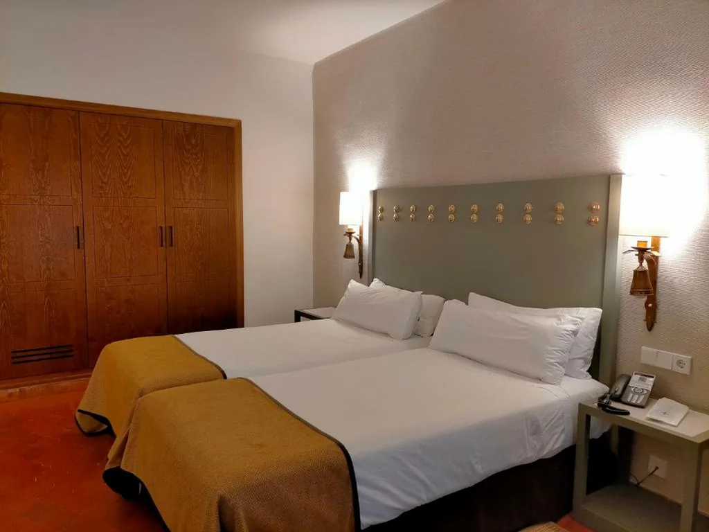 Quarto Triplo — Parador de Benavente