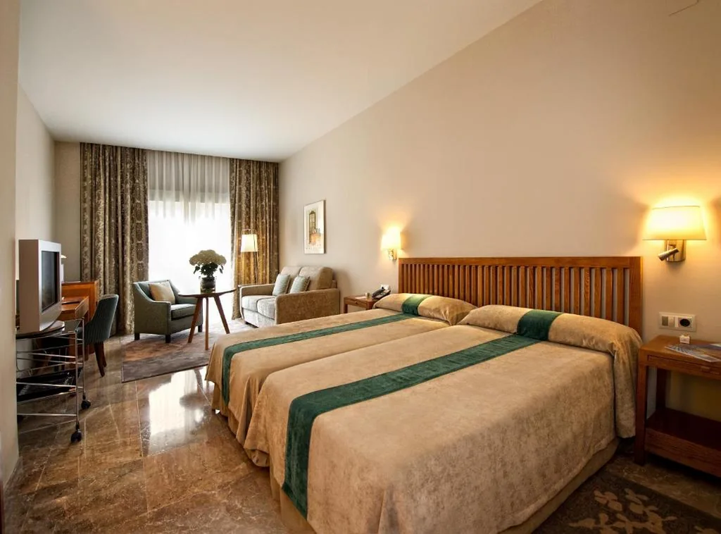Camera doppia standard (2 adulti + 1 bambino) — Parador de Cordoba