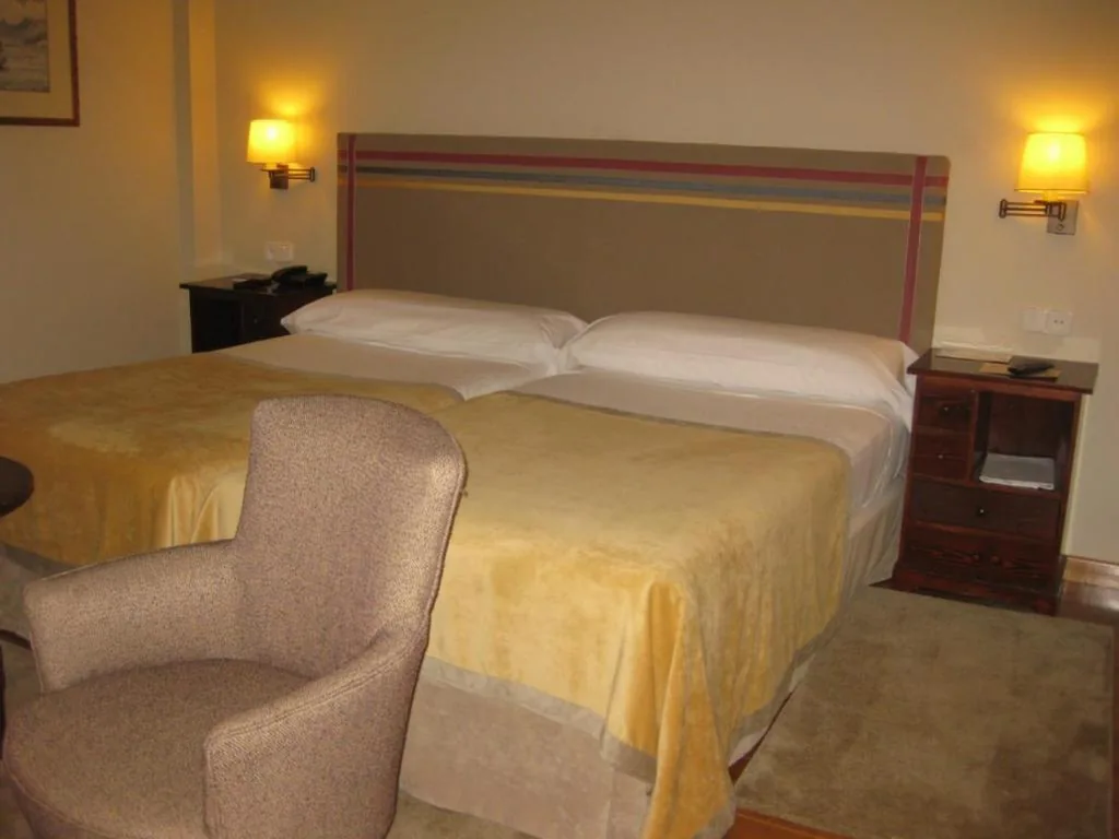 Habitación Doble Estándar — Parador de Gijón