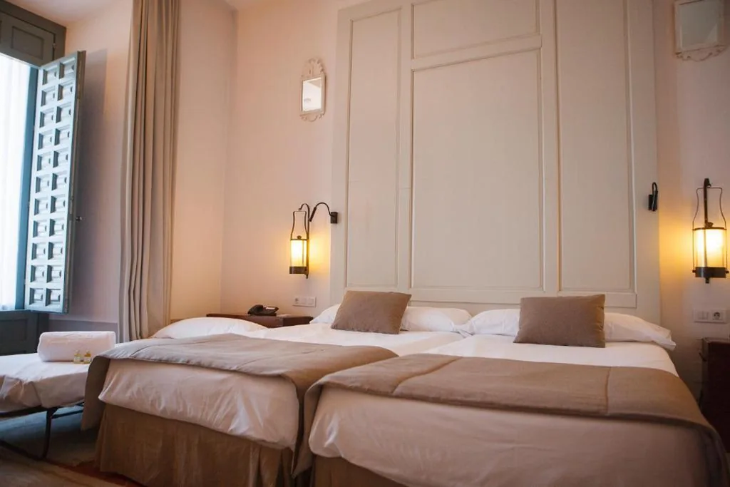 Standard-Doppelzimmer (3 Erwachsene) — Parador de La Granja