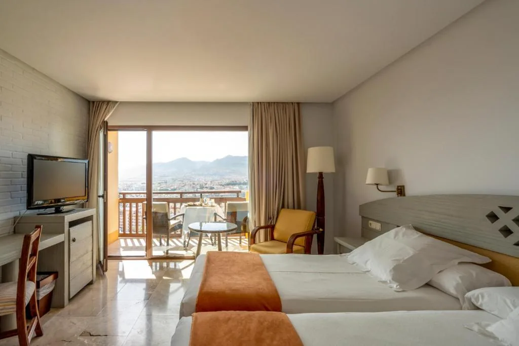 Standaard tweepersoonskamer (3 volwassenen) — Parador de Melilla