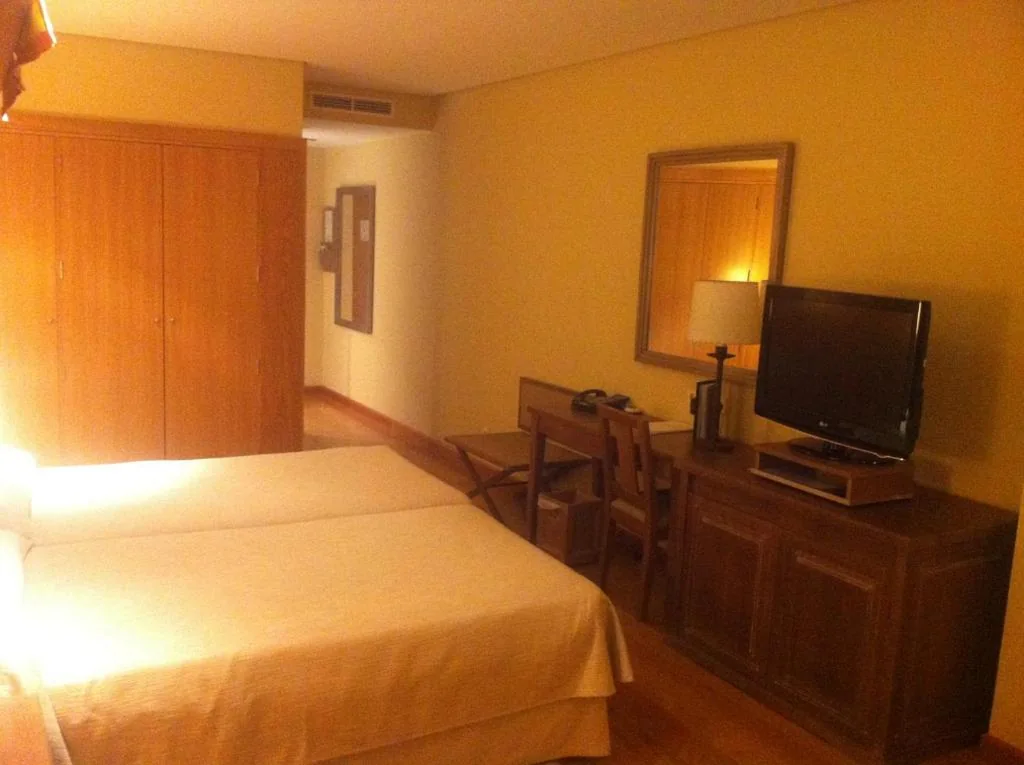 Habitación Doble Estándar (3 adultos) — Parador de Salamanca