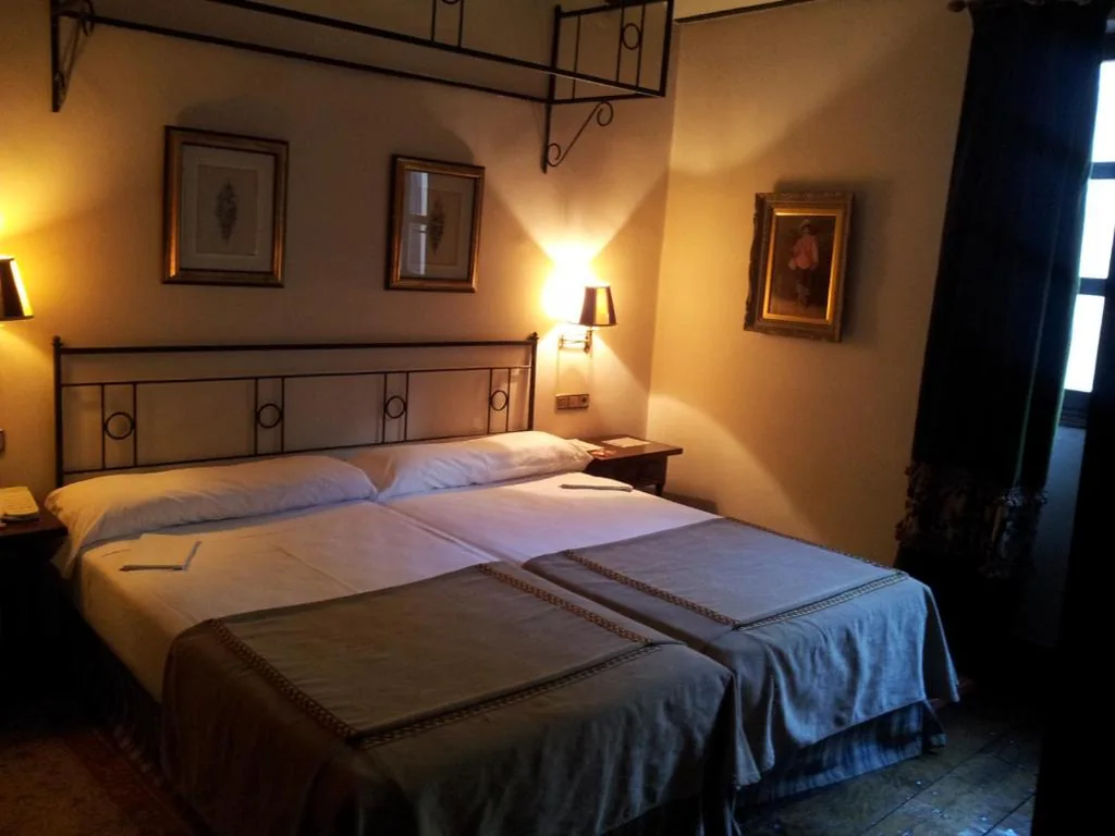 Junior Suite — Parador de Santillana Gil Blas
