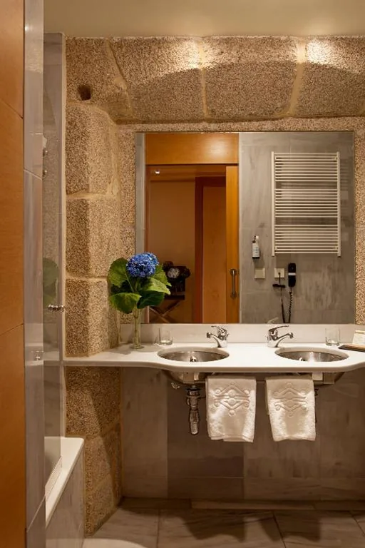 Standard-Dreibettzimmer — Parador de Santo Estevo