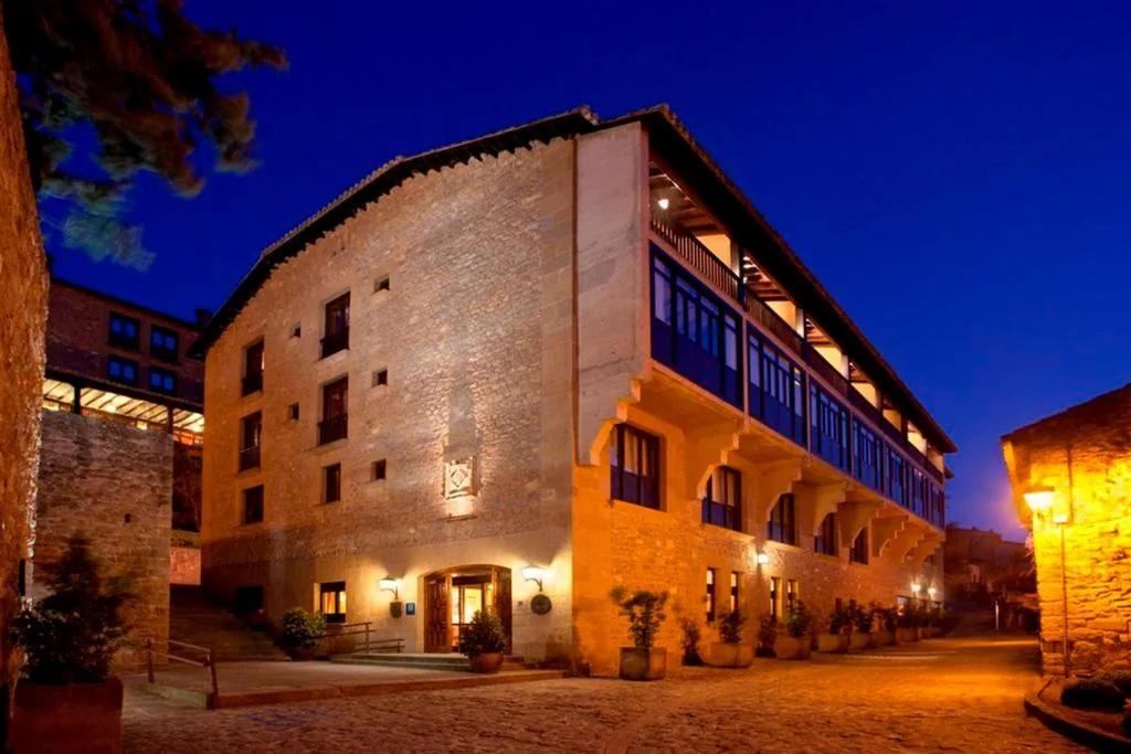 Camera Doppia (2 adulti + 1 bambino) - 1 o 2 letti — Parador de Sos del Rey Católico