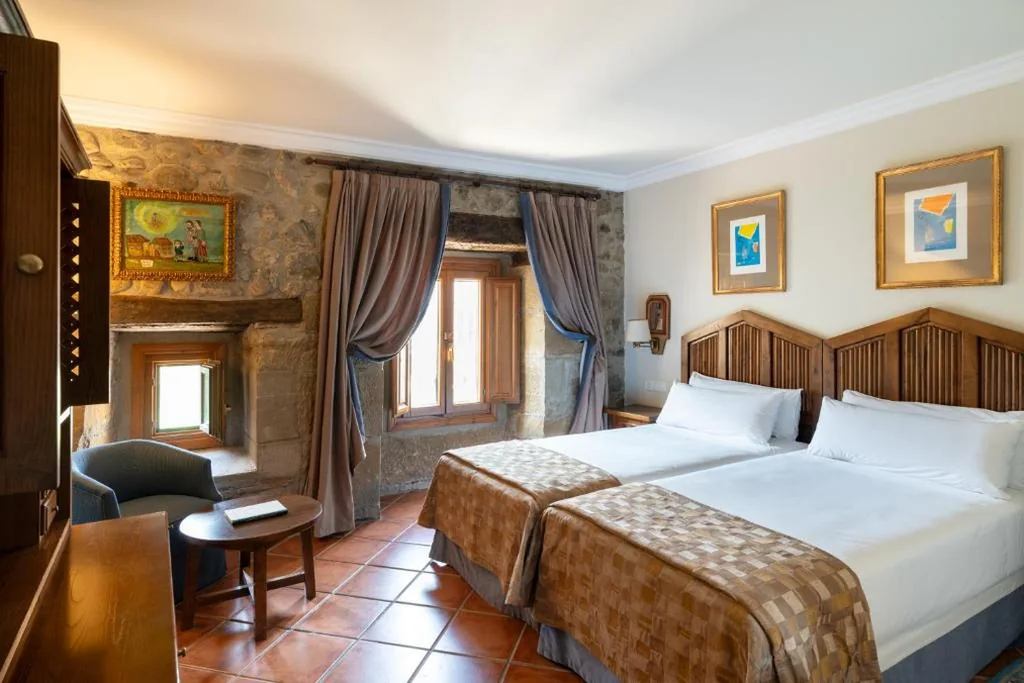 Habitación Doble Estándar — Parador de Sto. Domingo Bernardo de Fresneda