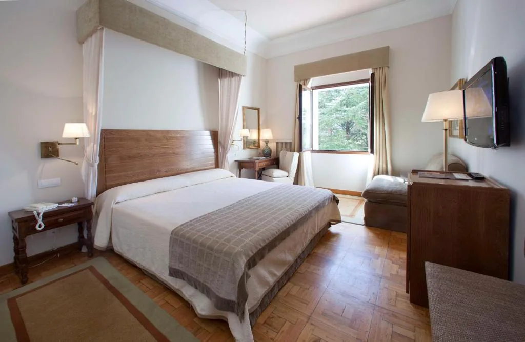 高级双人间 — Parador de Teruel