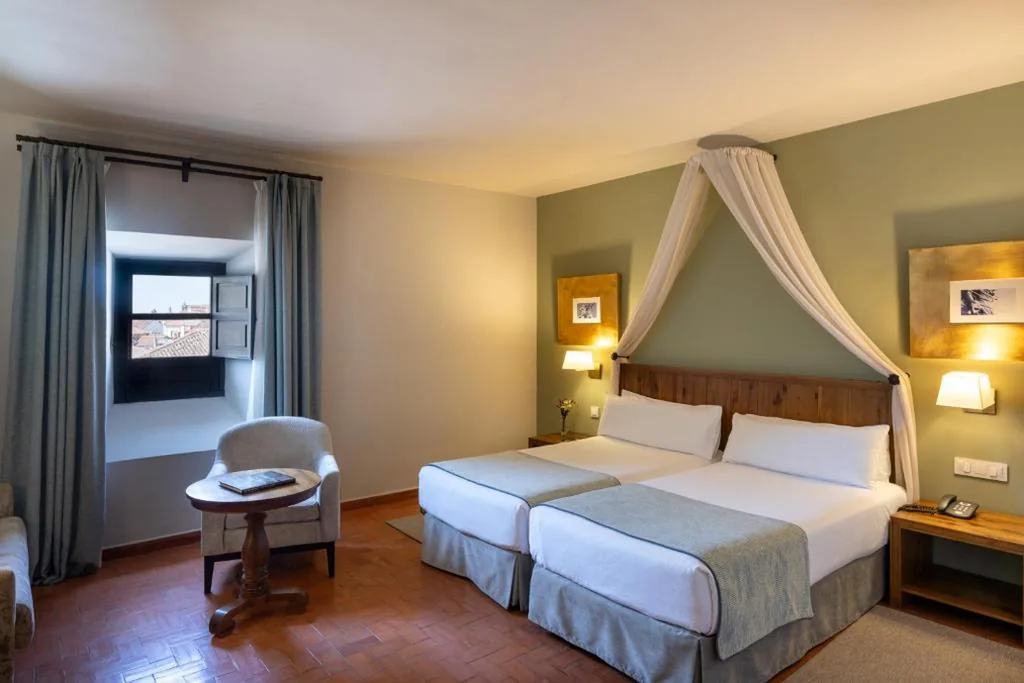 Camera Doppia con letto supplementare - 1 o 2 letti (2 adulti + 1 bambino) — Parador de Trujillo