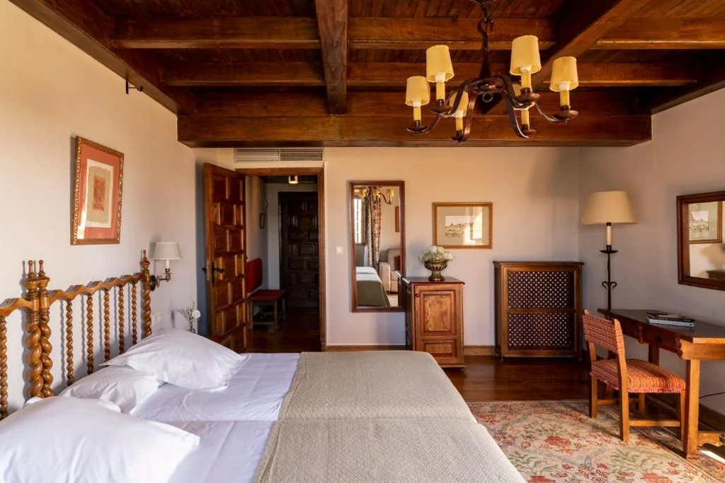 スーペリアダブルルーム — Parador de Verín