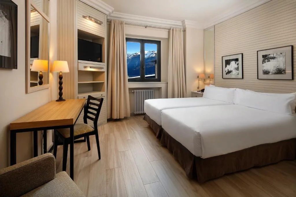 Standard-Doppelzimmer — Parador de Vielha