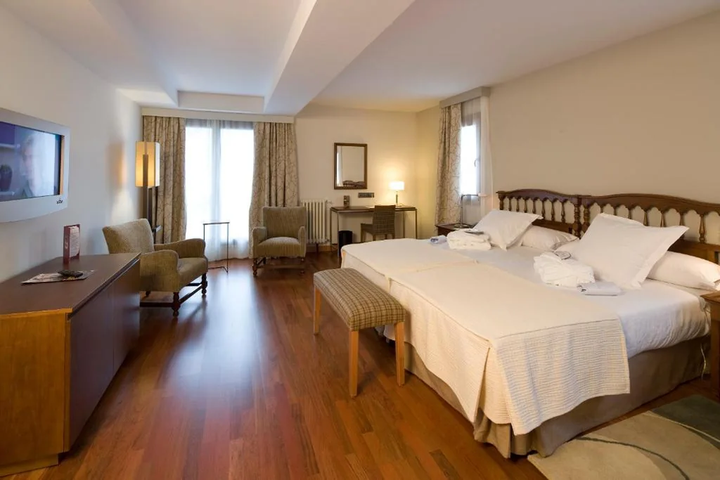 Habitación Doble Estándar — Parador de Villafranca del Bierzo