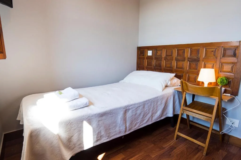 Camera singola con bagno in comune — Paratene Ostatu Habitaciones