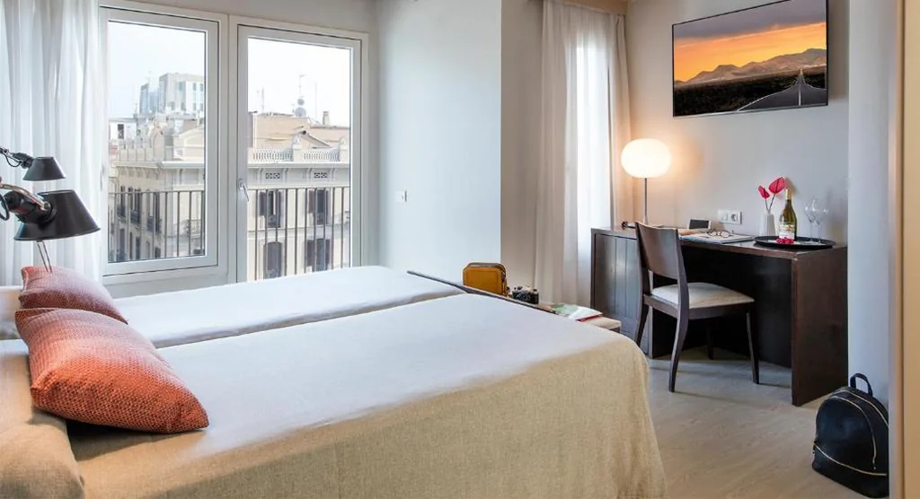Superior-Doppelzimmer mit Balkon und 2 Betten — Park Hotel