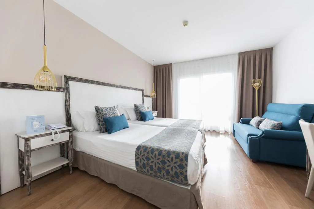 Superior-Doppelzimmer mit Meerblick und Balkon — Park Hotel San Jorge & Spa by Escampa Hotels