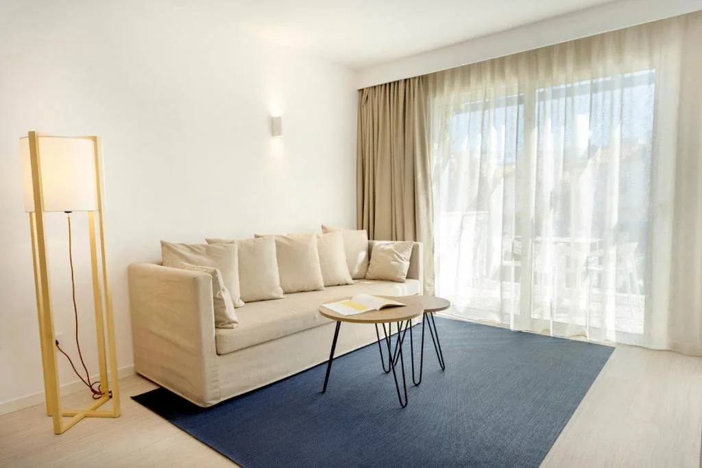 Suite mit Poolblick — Parque Nereida Suites Hotel