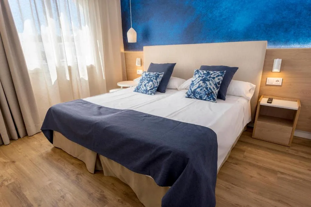Suite mit 2 Schlafzimmern (4 Erwachsene) — Parque Nereida Suites Hotel