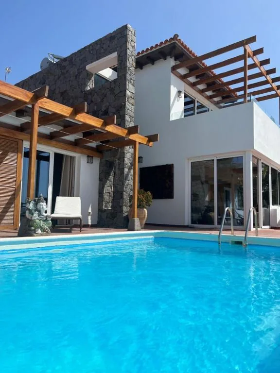 Villa avec piscine privée et vue sur la mer — Parque Villa Mirador