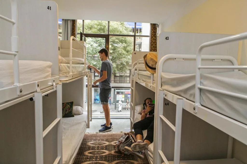 Cama em quarto partilhado misto com 6 camas — Pars Tailor's Hostel