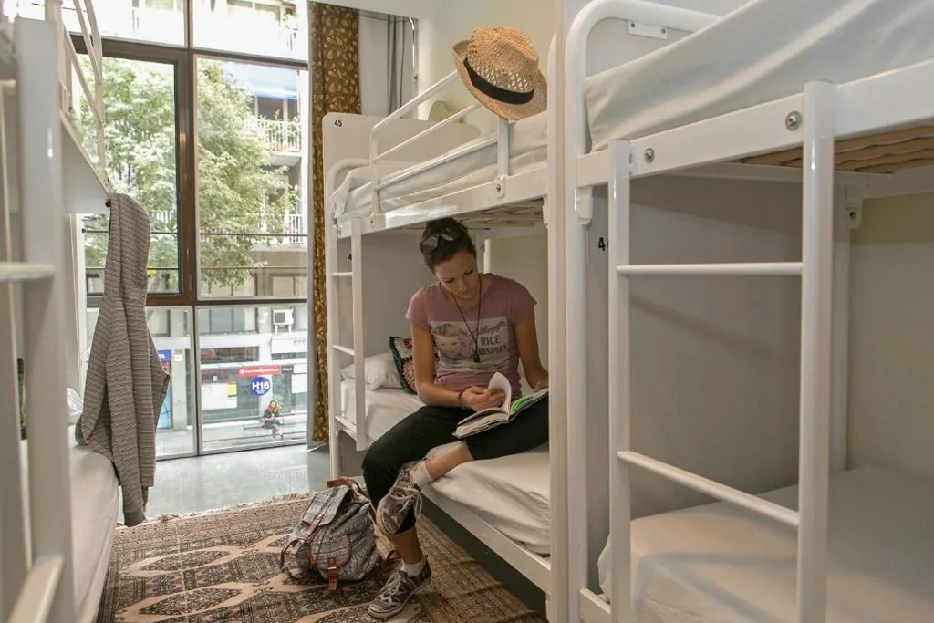 Quarto Duplo com casa de banho privativa - 2 camas — Pars Tailor's Hostel