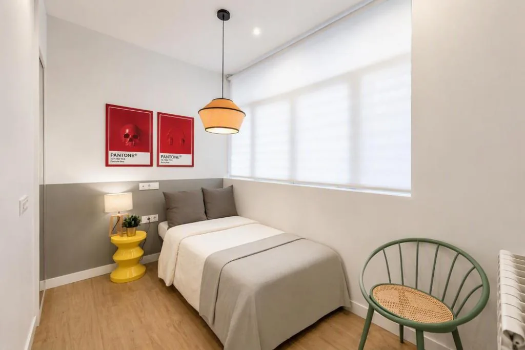 Single Room — Password to Madrid Moncloa