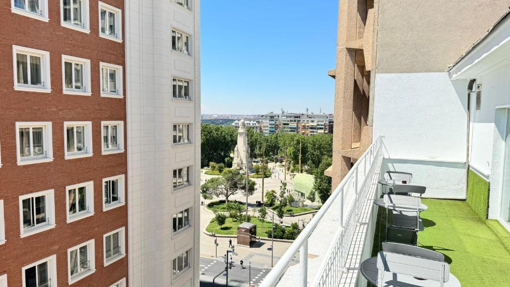 Password to Madrid Plaza España
