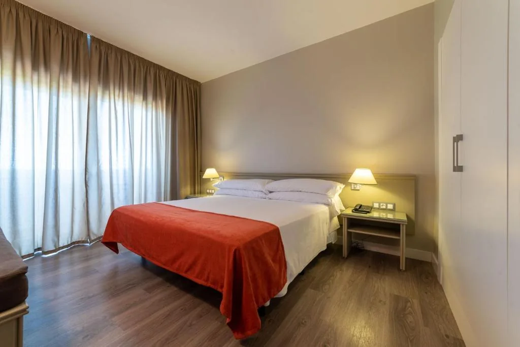 Tweepersoonskamer met 2 bedden — Pato Rojo