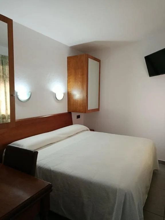 Habitación Doble Económica — Pensió Anna