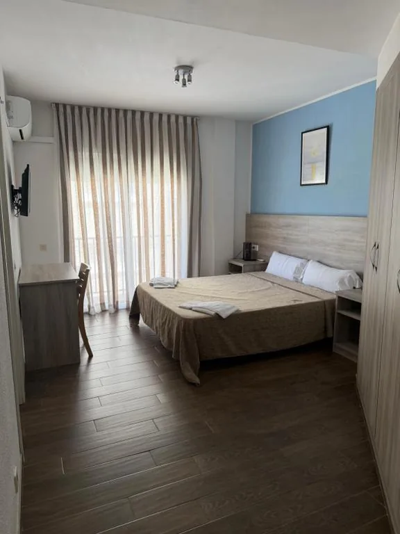 Quarto Duplo Deluxe com varanda — Pensió Costa Brava