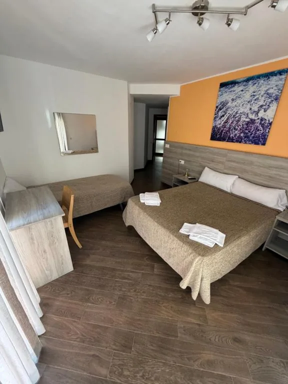 Quarto Triplo Superior — Pensió Costa Brava