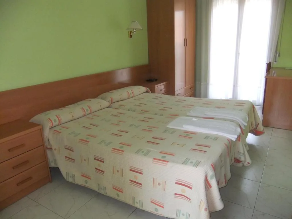Zweibettzimmer – 2 Betten — Pensió L'Estada
