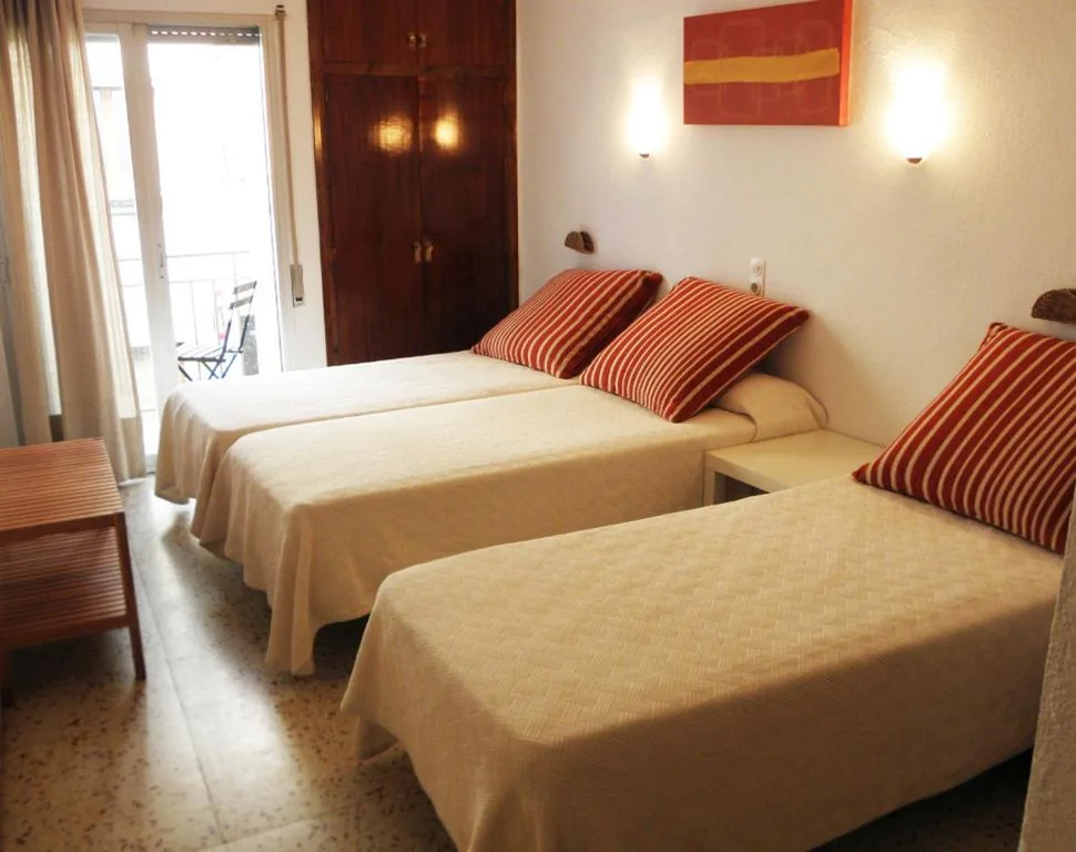Habitación Triple — Pensió Vista Alegre