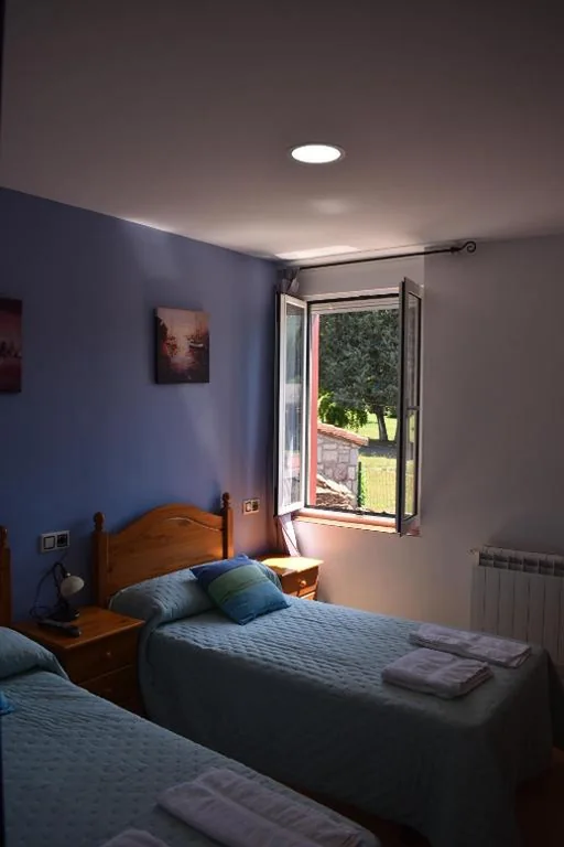 Habitación Doble con vistas al jardín - 2 camas — Pensión 15 de Mayo