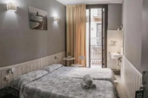 Habitación Doble con balcón - 2 camas — Pensión 45