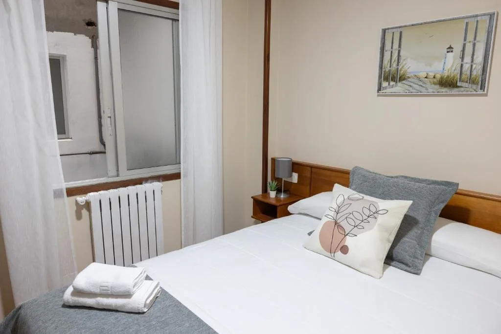 Chambre double avec salle de bains commune — Pensión A Codeseira Melide