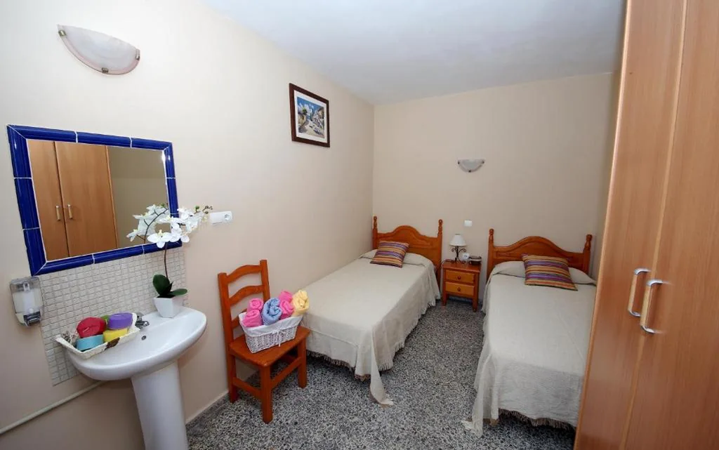 Camera doppia con bagno in comune - 2 letti — Pensión Aduar