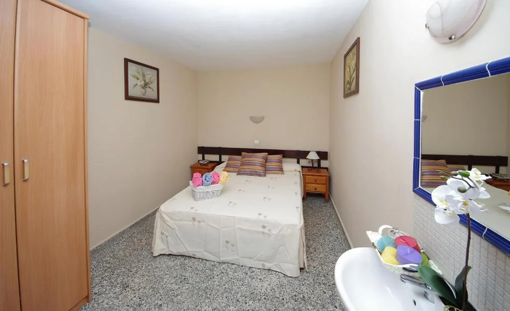 Camera singola con bagno in comune — Pensión Aduar