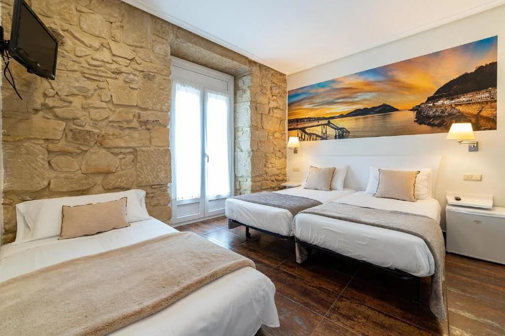 Classic Triple Room — Pension Aida