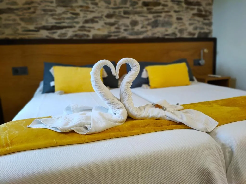 Chambre Double avec salle de bains privative - 2 lits — Pension Albergue Alborada