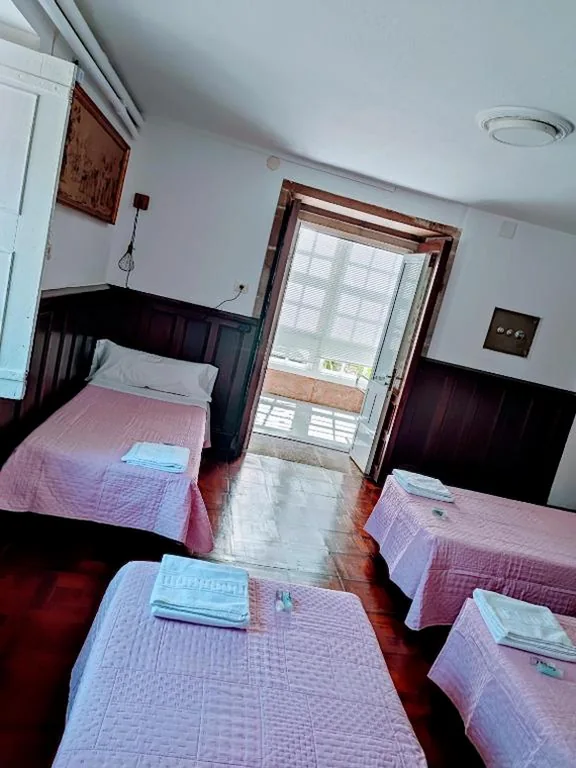 Habitación Cuádruple adaptada para personas con discapacidad — Pension-Albergue Don Alvaro