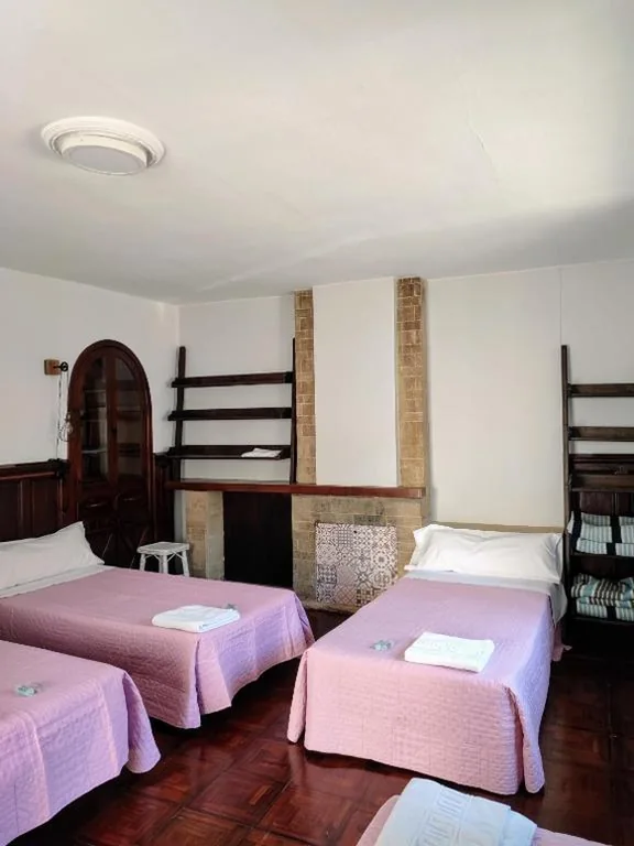 Habitación Cuádruple con baño privado — Pension-Albergue Don Alvaro