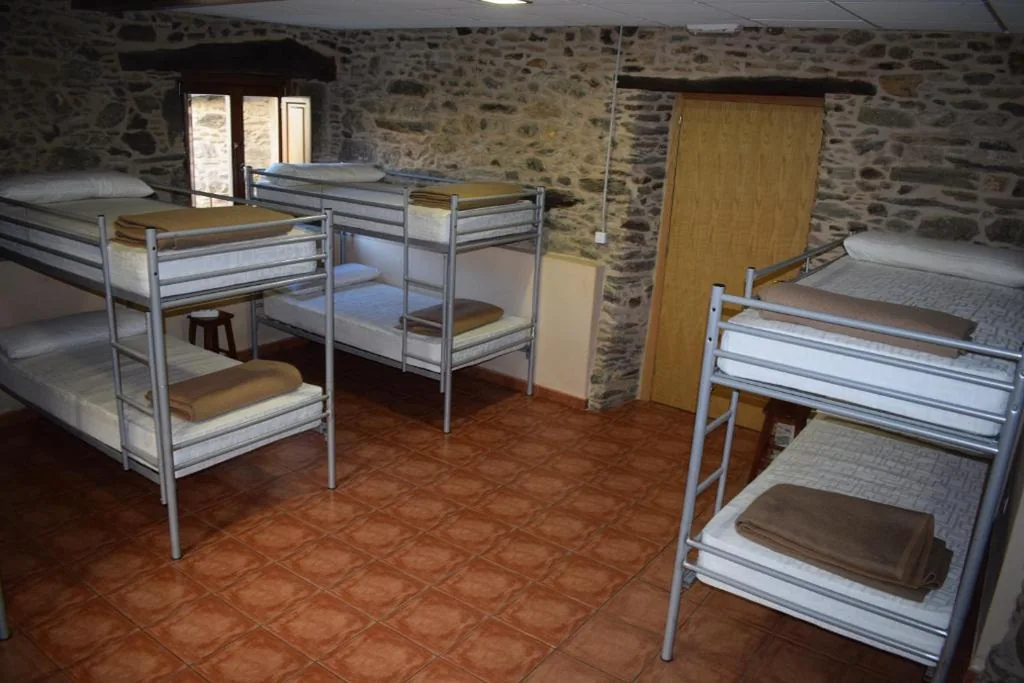 Lit superposé en chambre partagée mixte — Pensión Albergue Los Caminantes