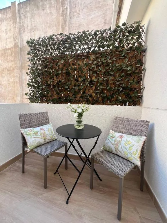 Camera doppia con balcone — Pensión Alicante Bergez