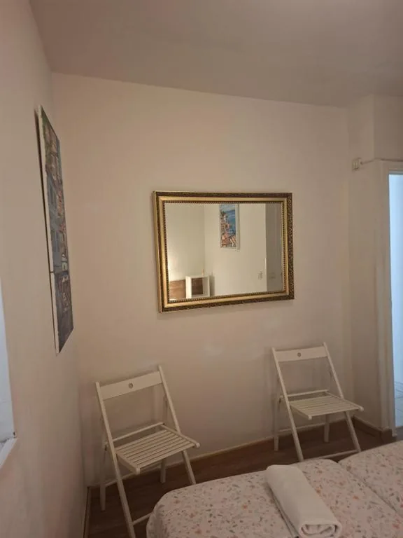 Habitación Doble Pequeña - 2 camas — Pension Alver- EL Refugio del Artista
