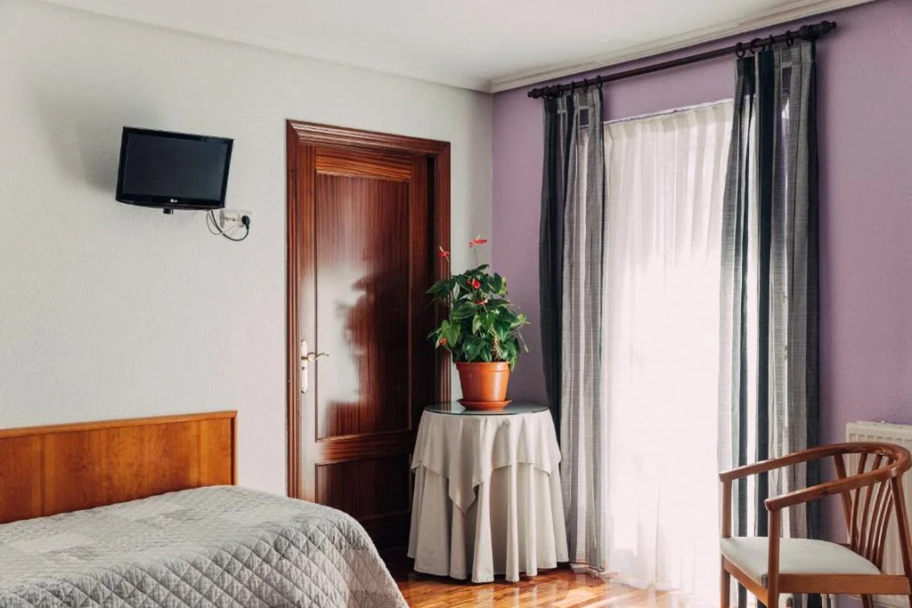 Vierbettzimmer mit eigenem Bad — Pensión Amaia