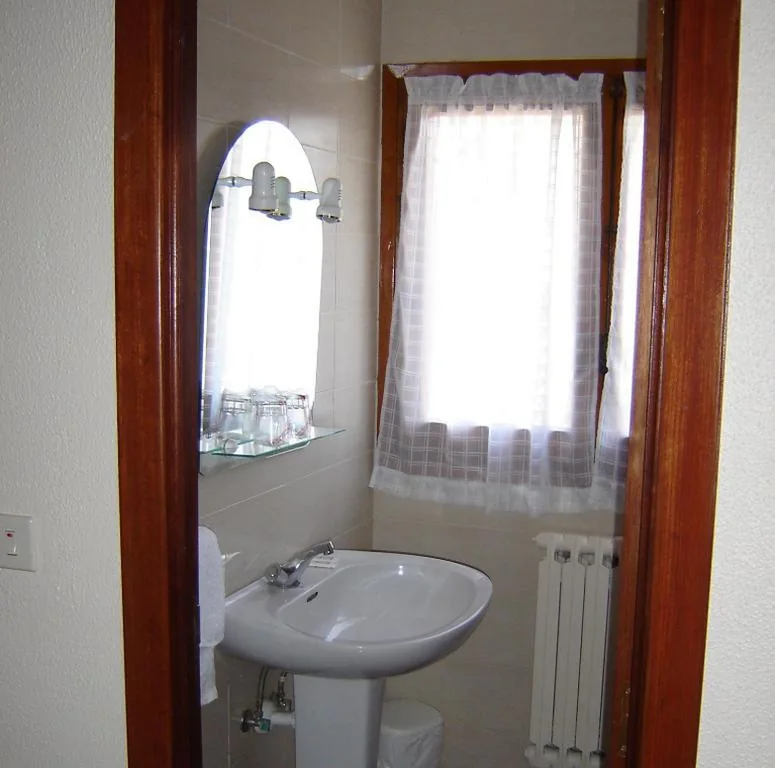 Dreibettzimmer — Pensión Ametzagaña