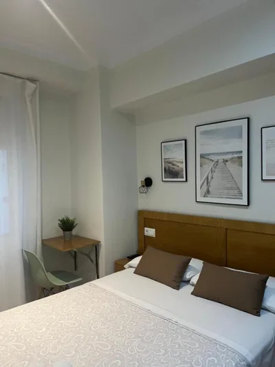 Pension Angelines, Sneuu Hostel Santander — foto 3