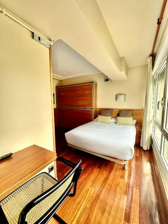Habitación Cuádruple con baño privado — Pension Anoeta
