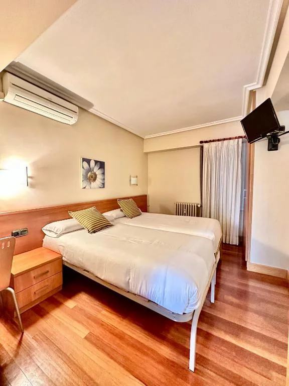 Habitación Doble Estándar - 2 camas — Pension Anoeta