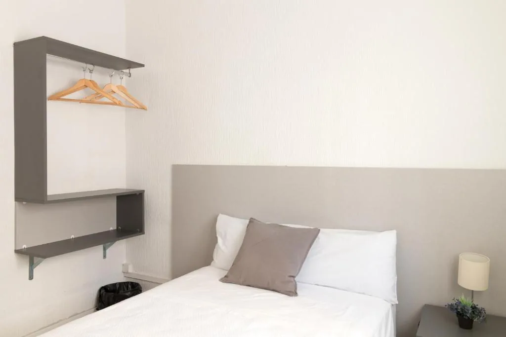 Quarto Individual — Pensión Arias